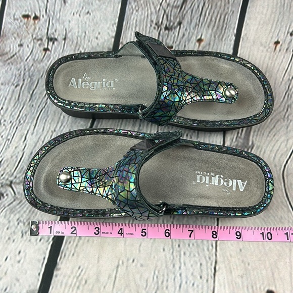 ALEGRIA 🦋 CARINA TECTONIC Multicolor Thong Pewter Pyramid Embellishment Sandals - Picture 7 of 17